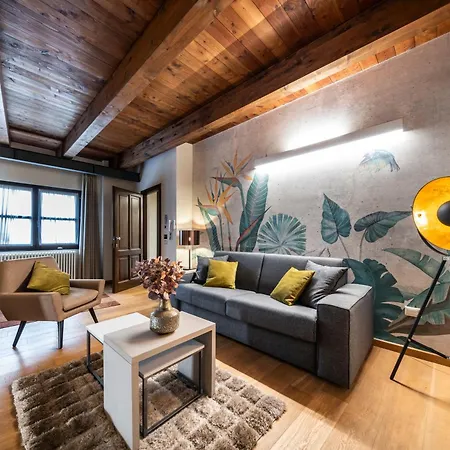 Deluxe In Palazzo Storico - Centro - Apartment Sassari