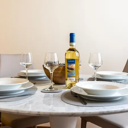 Deluxe In Palazzo Storico - Centro - Apartament *