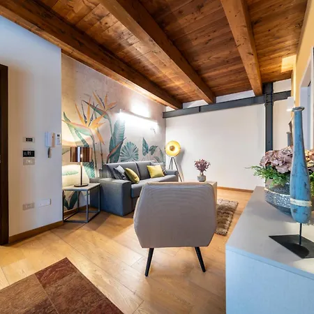Deluxe In Palazzo Storico - Centro - Sassari