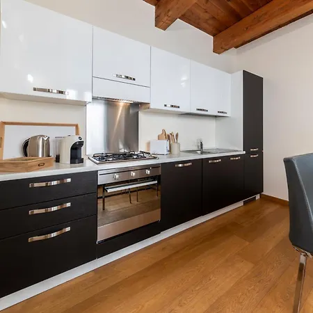 Apartament Deluxe In Palazzo Storico - Centro - *